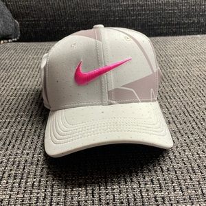 Nike women’s golf hat